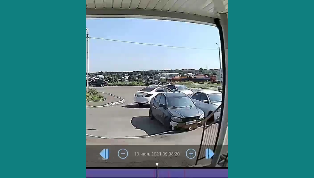 Мужчина засняли установленные камеры видеонаблюдения.