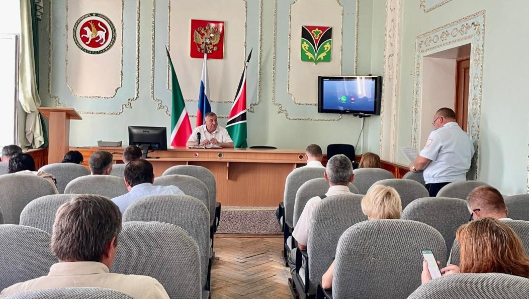 Рягат Хусаинов незначительно улучшил позиции.