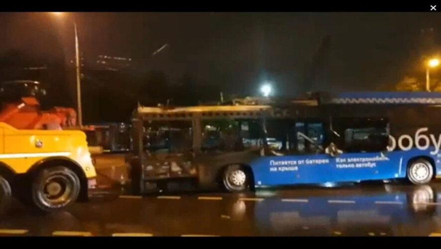 Предварительная причина пожара - короткое замыкание проводки в приборной панели.