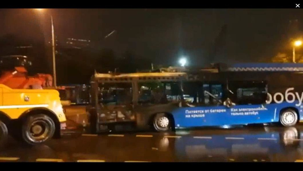 Предварительная причина пожара - короткое замыкание проводки в приборной панели.