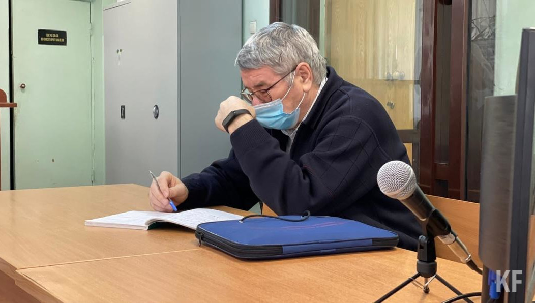 Руслана Гарипова обвиняли в махинациях с покупкой дорогостоящего прибора за 6 миллионов рублей.