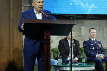 В ходе форума известные выходцы из Татарстана поделились с молодыми людьми  советами по выбору профессии.