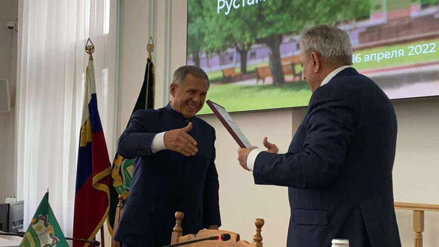 Татарстанский глава познакомился со студентами