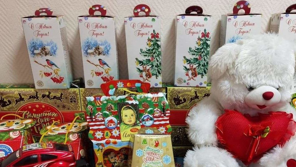 Правоохранители поздравят детей с приближающимися праздниками.