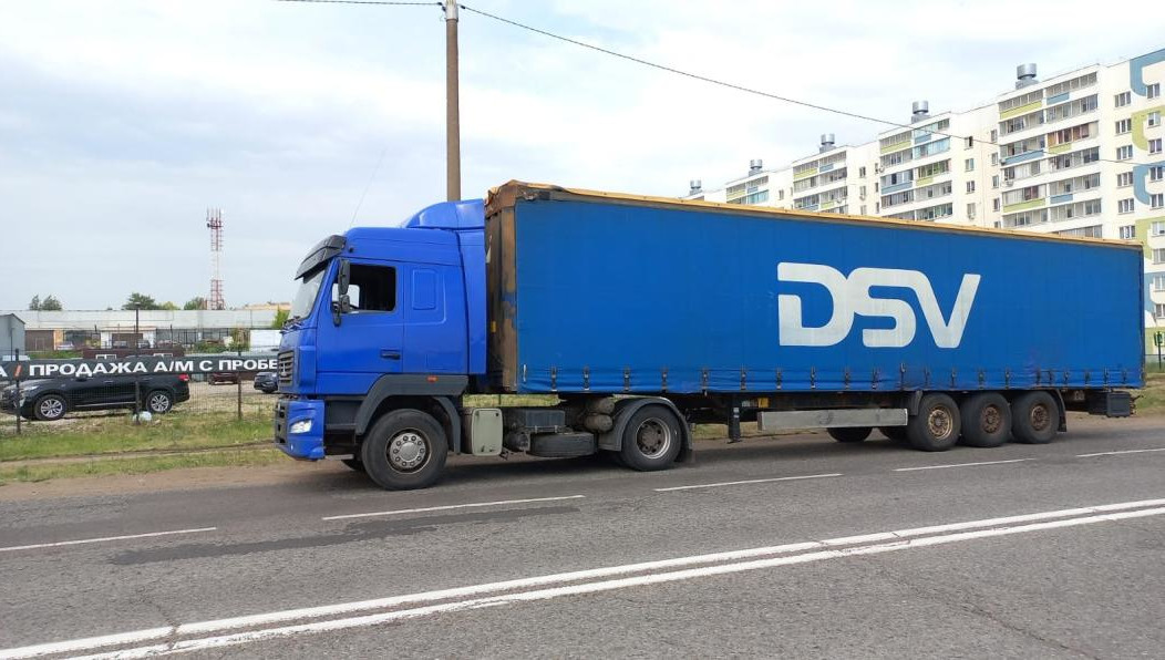 Также мужчины заплатят штраф в 30 тысяч рублей.