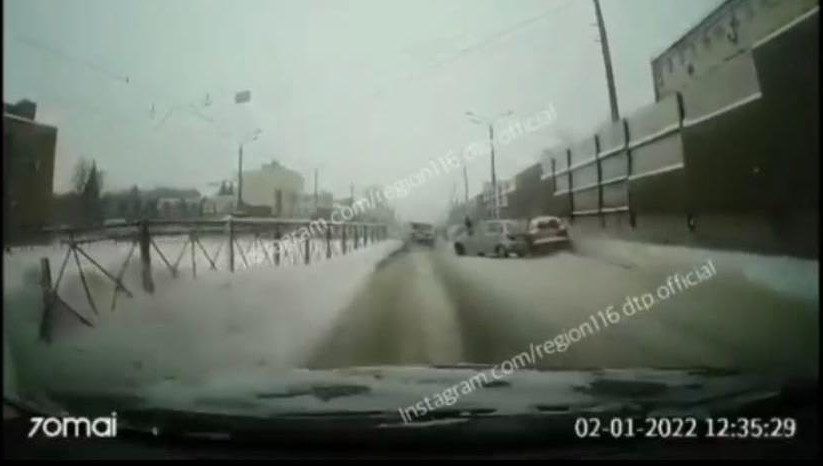 Авария попала на видеорегистратор.