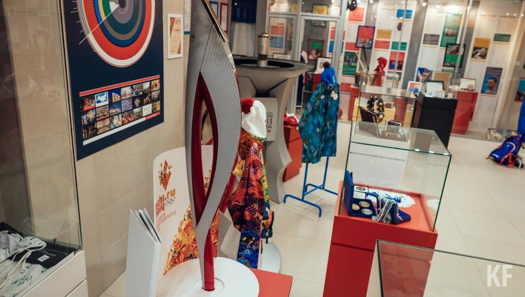 Мастер с 1991 года работал режиссером «Рождественских встреч Аллы Пугачевой» и шоу Валерия Леонтьева.