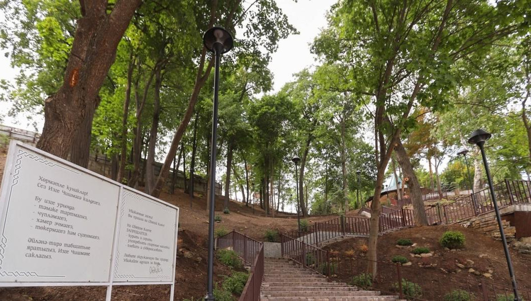 На территории идут ремонтно-восстановительные работы.