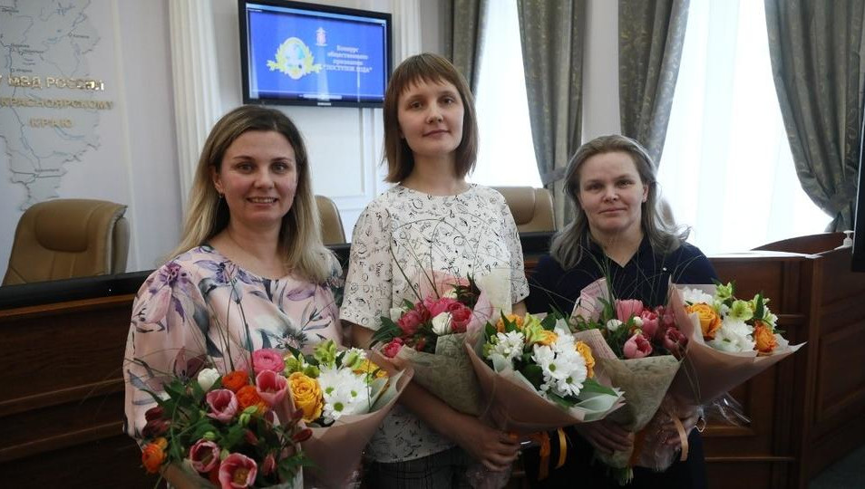 Губернатор Красноярского края встретился с воспитательницами