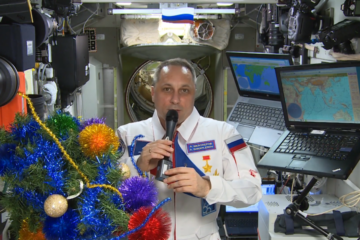 С поздравительной речью с порта МКС обратился&nbsp;космонавт&nbsp;Антон Шкаплеров.