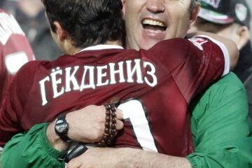 Главный тренер «Рубина» поделился эмоциями о решении полузащитника команды Гекдениза Карадениза завершить карьеру