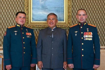 Глава республики поздравил офицеров с присуждением государственных наград.