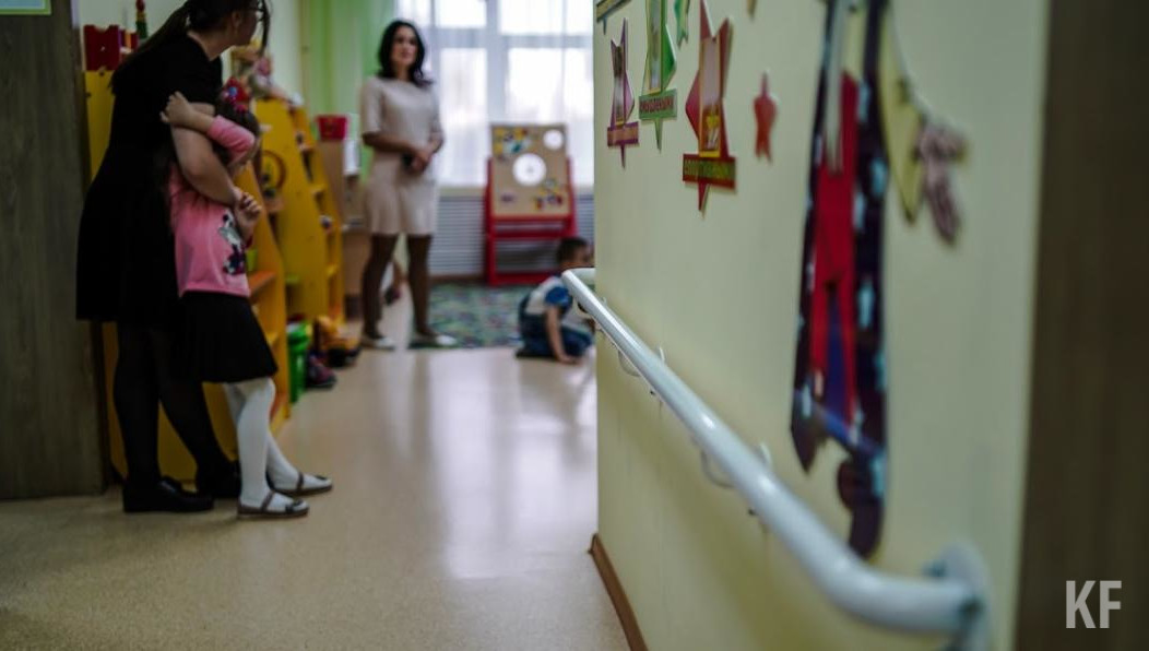 Родители воспитанников винят в случившемся новую заведующую «Веселыми нотками» Лейсан Ханову.