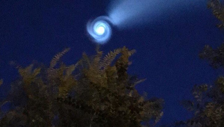 Очевидец рассказал в соцсетях о подозрительном объекте в небе.