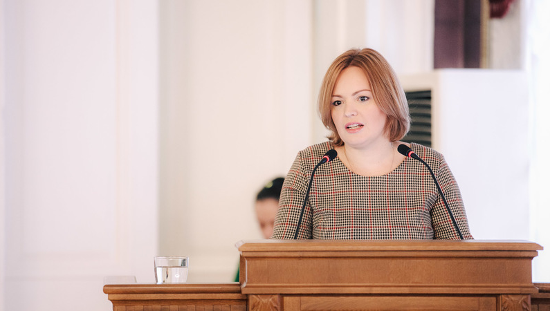 Ранее Анна Захматова была замминистром по делам молодёжи Татарстана.
