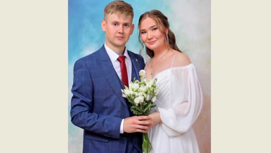 Всего в этот день расписались 12 пар.