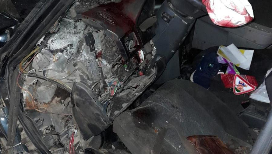 «Приора» превратилась в груду металла.