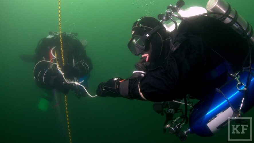 Очередной рекорд глубоководного погружения установили члены Русского географического общества из Татарстана. Дайверы погрузились на глубину в 111 м в Баренцево море