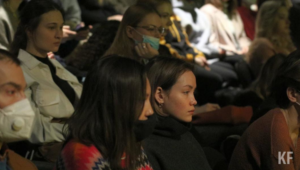 Министр предложил более тесно вести работу с молодежными сообществами