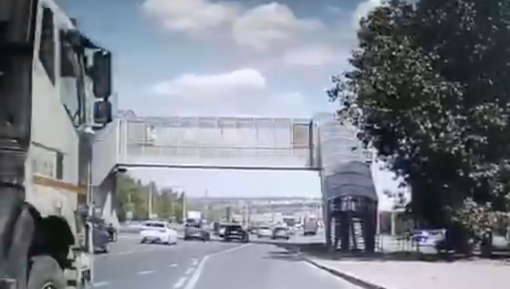 Водитель легкового автомобиля не уступил дорогу автобусу № 46.