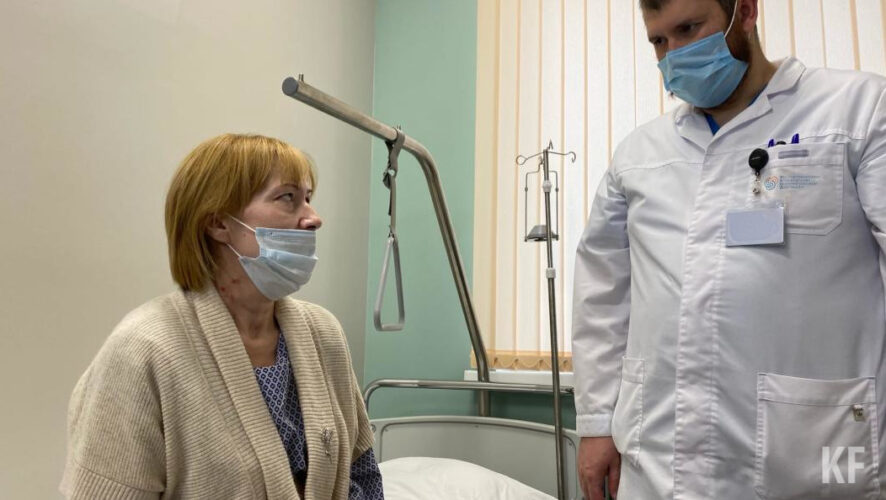 Женщина готова ехать домой &laquo;налегке&raquo;.