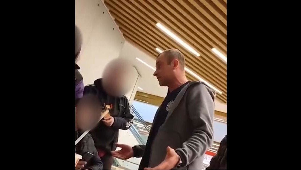 На дaнный момент нападавшие не зaдержаны.