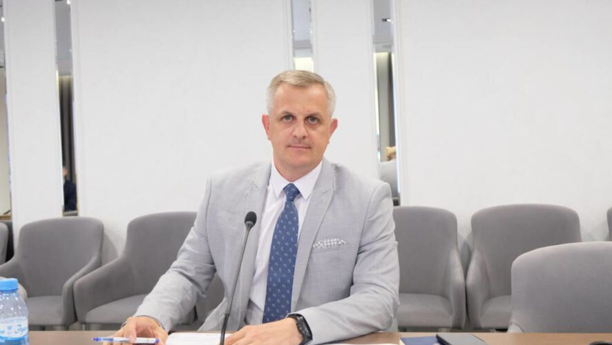 Всего поставят 7030 панелей.