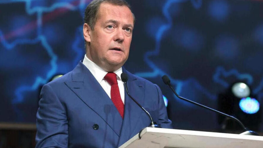 Зампредседателя Совбеза назвал суд &laquo;убогой международной организацией&raquo;.