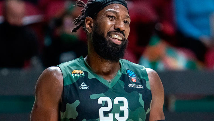 Клуб объявил о расставании с игроком.