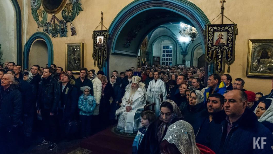 Запланированы Царские часы и вечерня с Литургией.