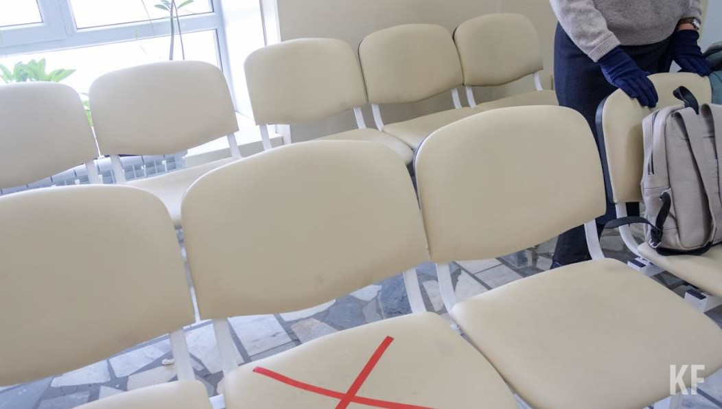 Добровольцы работали в больницах - измеряли температуру пациентов