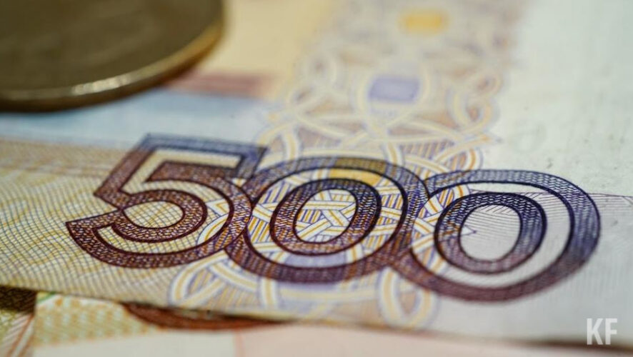 Пенсию неработающих пенсионеров к 2023 году планируют повысить до 19 283 рублей.