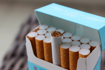 В Питере уже закрылись три табачных завода.
