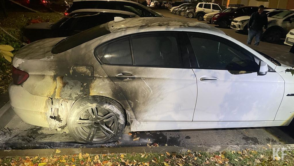 Огонь до приезда пожарных потушили соседи.