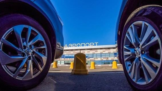 Она будет предназначена для встречающих и провожающих на авто.