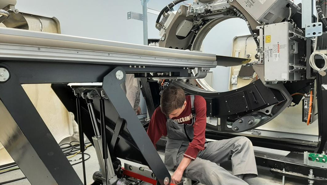 Установка оборудования была проведена инженерами из Москвы.