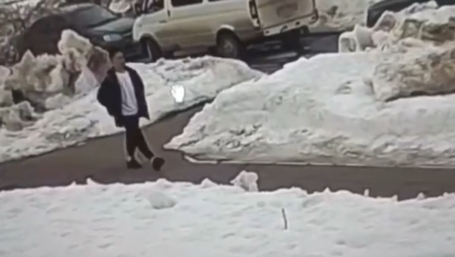 Личность установили благодаря камерам видеонаблюдения.