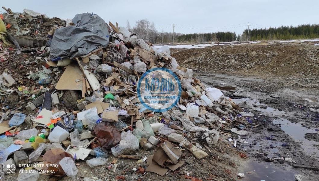 Видео с места огромных залежей свалки опубликовали в социальных сетях.