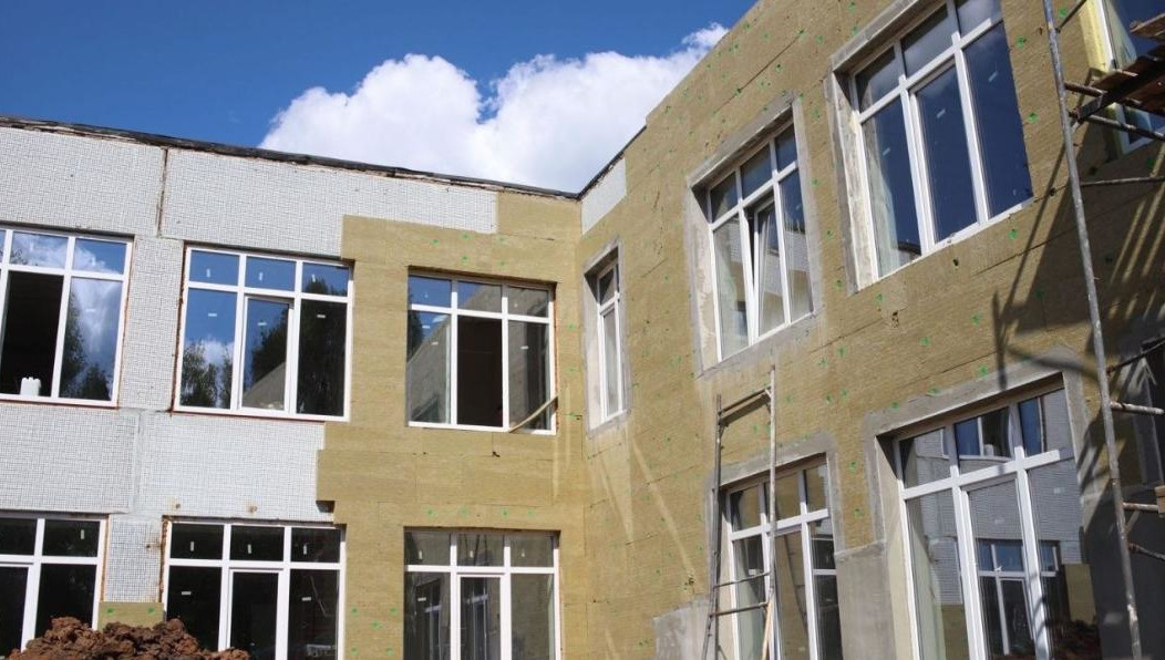 В здании пока идет ремонт.