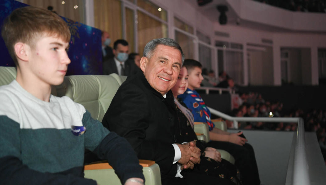 Президент пожелал ребятам ставить большие цели и добиваться их.