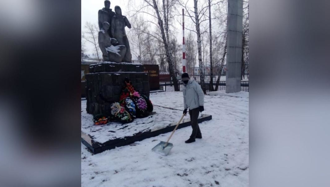 Под контролем приставов он отбыл наказание