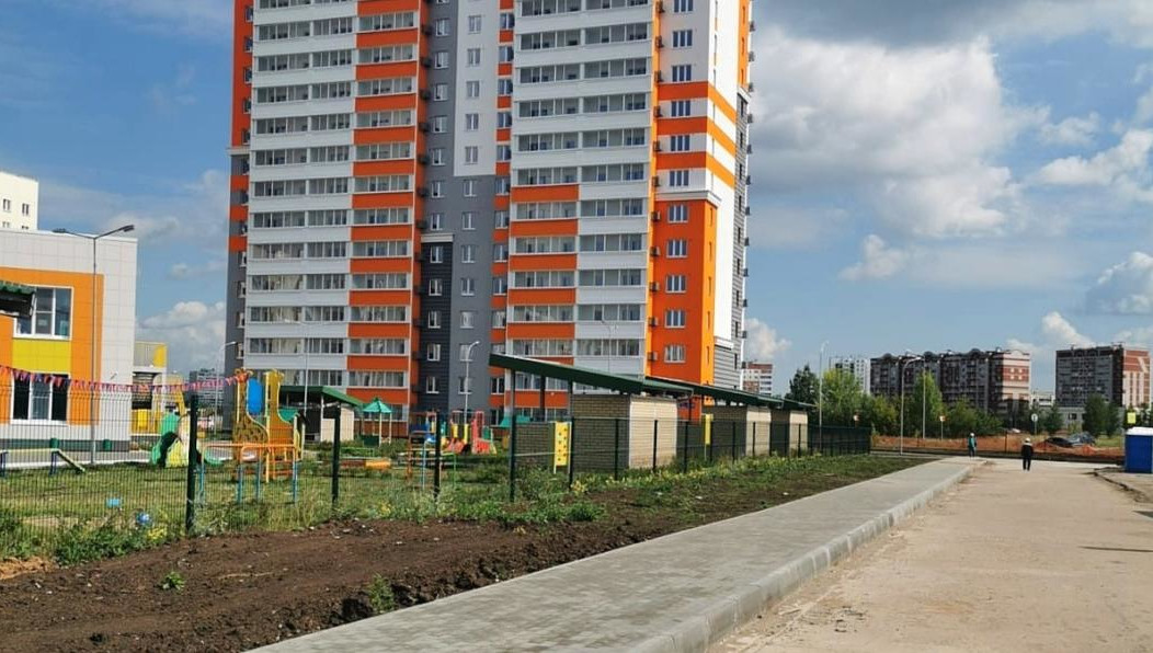В девятнидцатиэтажке есть 151 квартира.