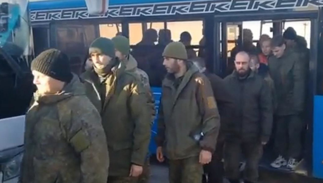 Всем освобожденным оказывают необходимую медицинскую и психологическую помощь.