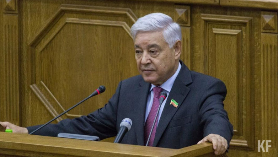 Председатель Госсовета РТ поздравил жителей республики с Днем Конституции Татарстана.