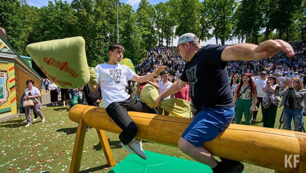 Также ожидается выступление государственного ансамбля фольклорной музыки.