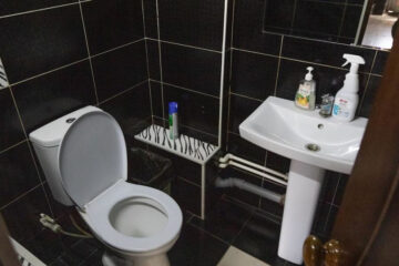 Также в местах проведения праздничных мероприятий установят 17 биотуалетов.