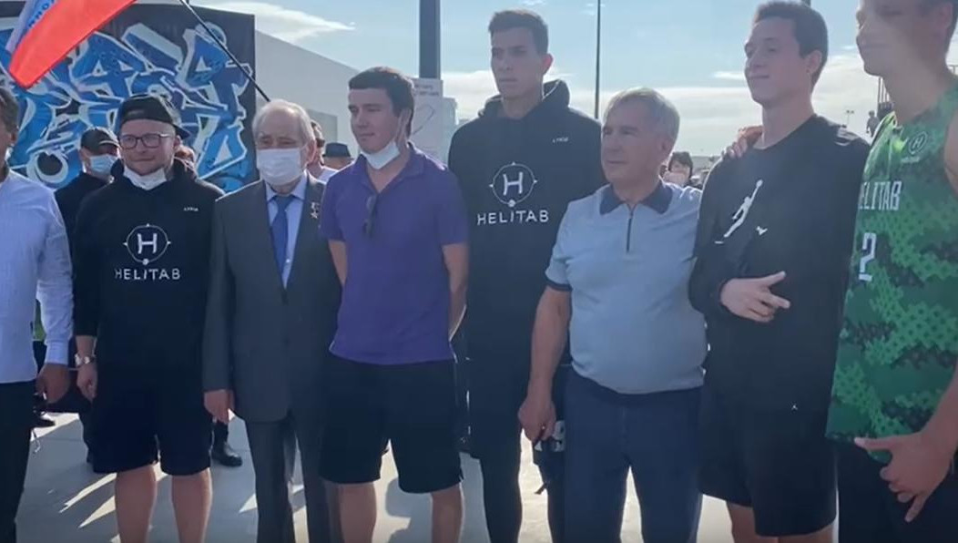 Также президент республики ознакомился с проектом «Речные ворота» на Кремлевской набережной в Казани.