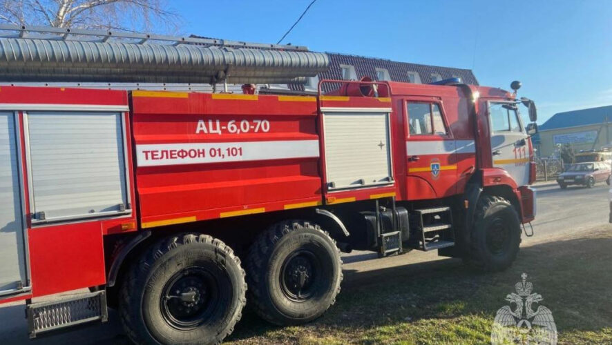 Загорелся барак на пять квартир.