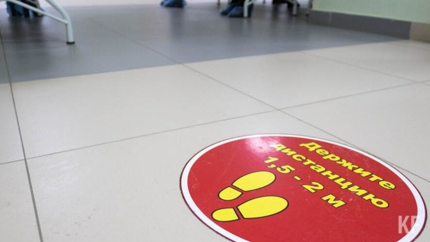 Более четырехсот тысяч сделали второй укол.