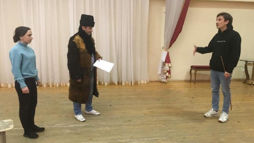 Антон Федоров приоткрывает тайну - зрителя ждёт постановка с готическим наполнением.
